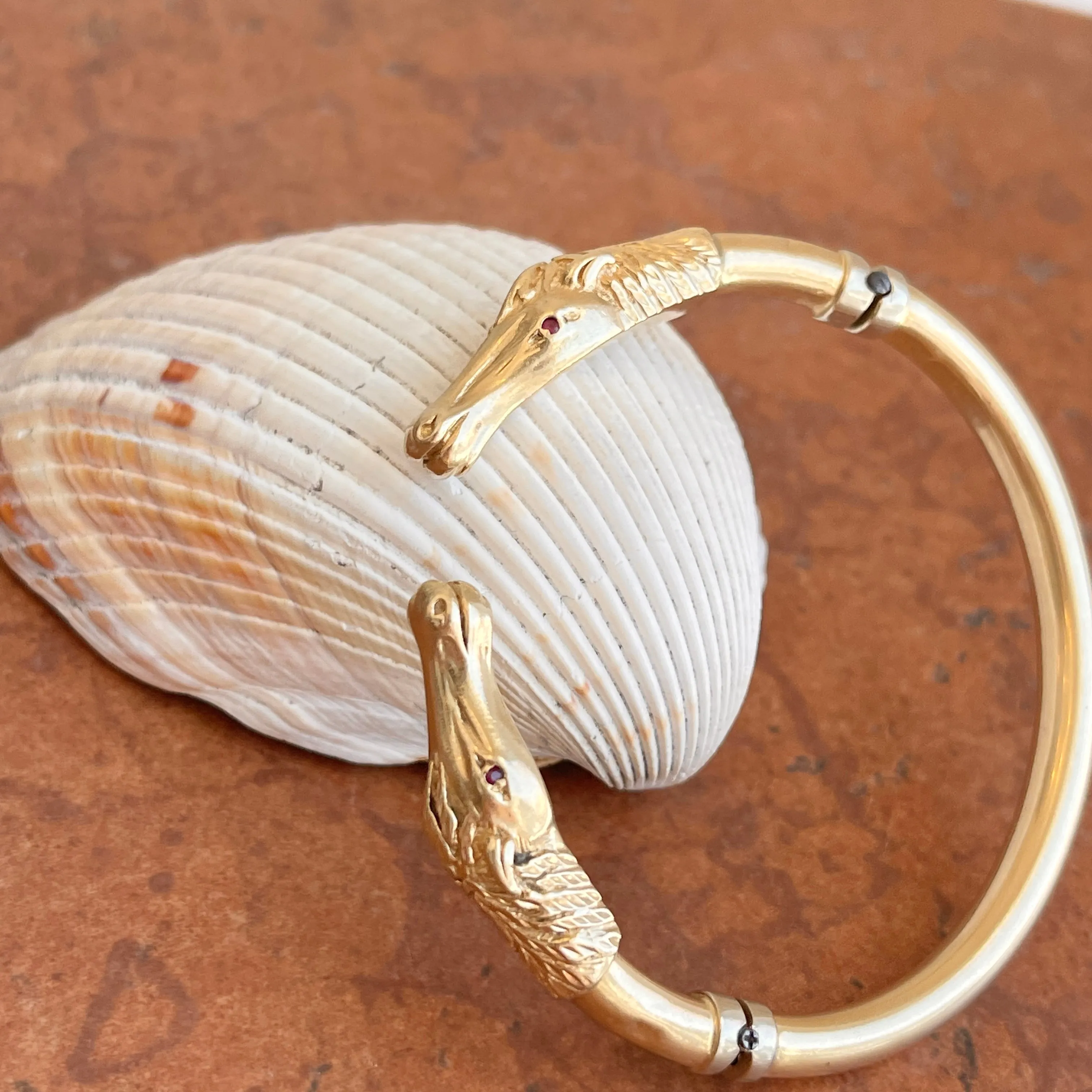 Estate 14KT Yellow Gold Double Horse Head Ruby Eyes Bangle Cuff Bracelet