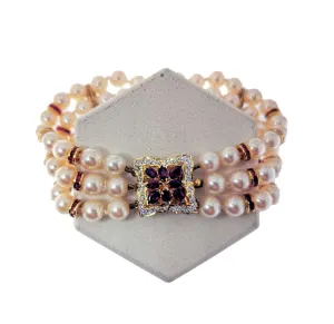 Three strings of pearl bracelet